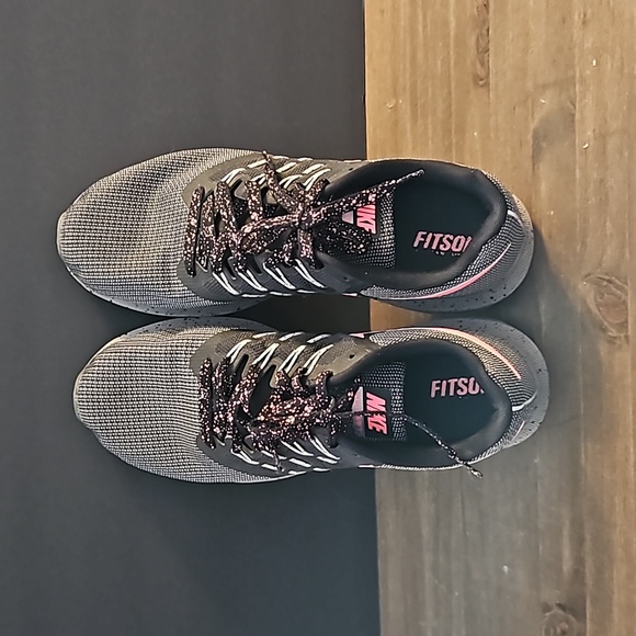 EUC Nike Run Swift W11 Black/Gray/Pink - Picture 6 of 9